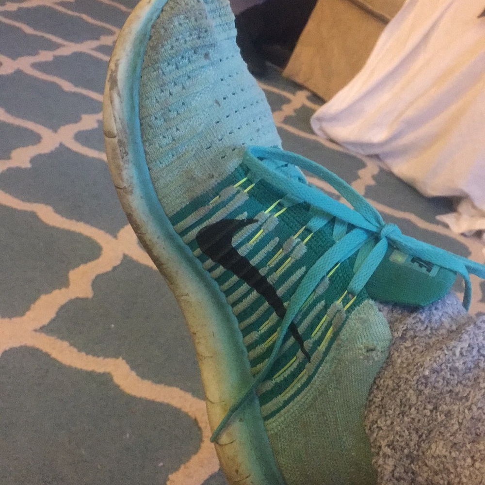 ISO fly knit Nike sneakers.